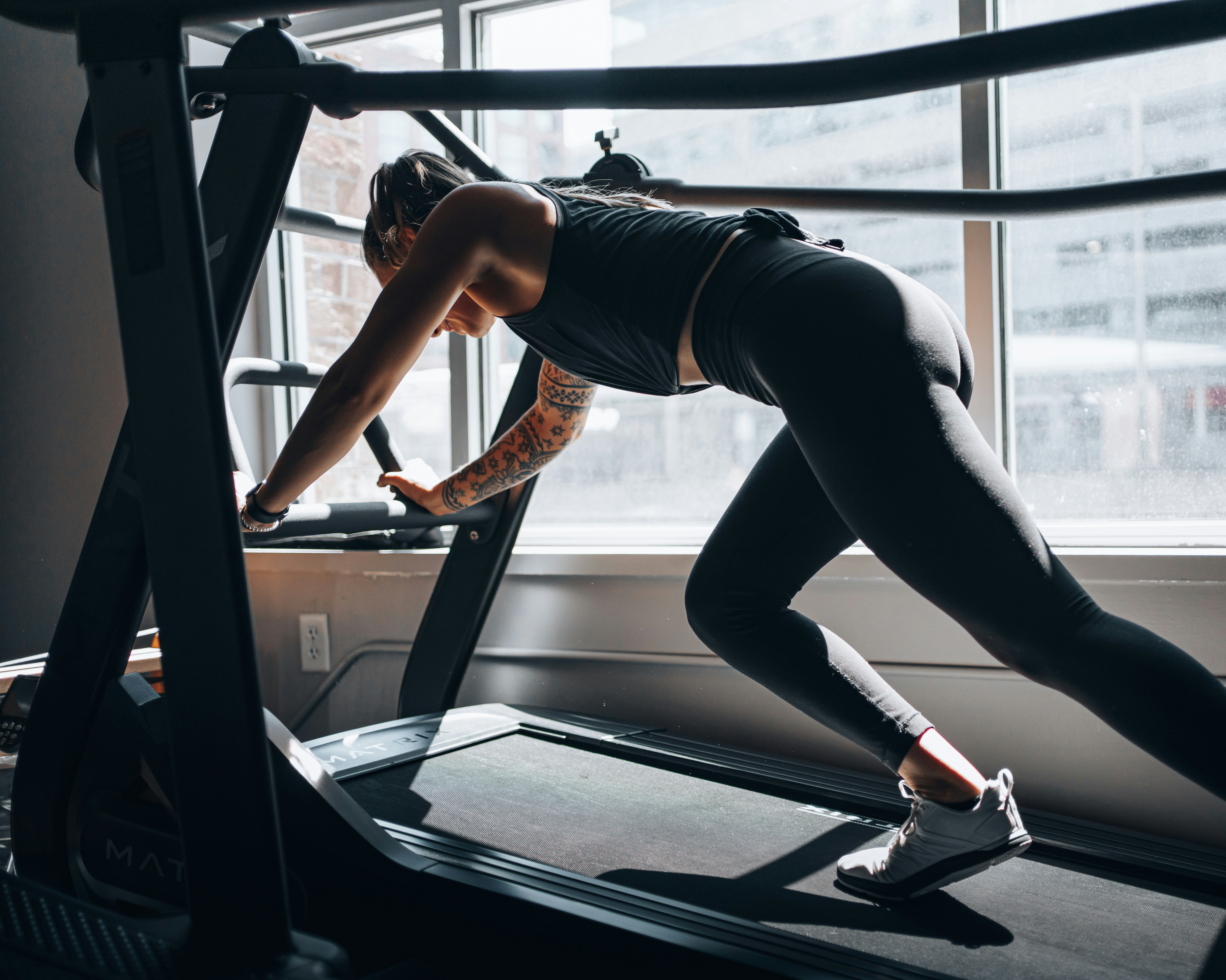 How to Stretch Before and After Your Workout